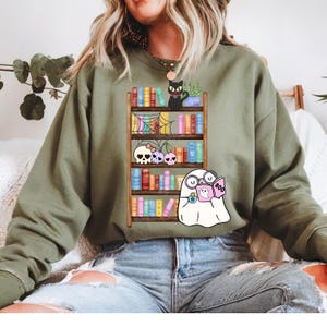 Halloween Sweatshirt Ghost reading: S-5XL in 15 Colors