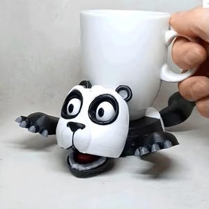 Lindo panda con taza STL: figura kawaii imprimible en 3D / Adorable modelo animal para exhibir o regalar