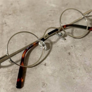 Modern Round Glasses – Lightweight Silver Frame | Minimalist Design | Unisex Eyewear | Handmade Quality | Japanese Seller
