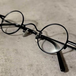 Modern Round Glasses – Lightweight Black Frame | Minimalist Design | Unisex Eyewear | Handmade Quality | Japanese Seller
