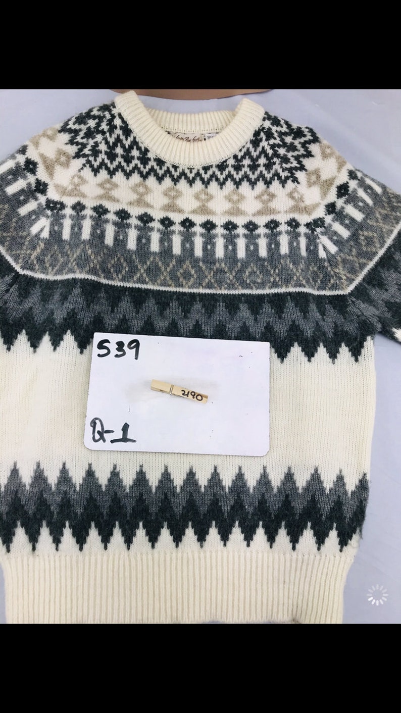 The Men\u2019s Store sz M Sweater white gray black