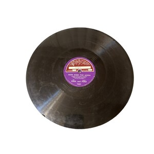 Vintage vinyl record Walkin and Whistling blues how high the moon Les Paul