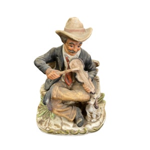 vintage MCM hobo? sitting man figurine porcelain?