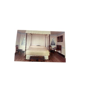 carte postale vintage de la chambre à coucher George et Martha Washington