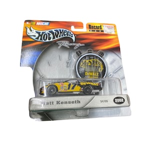 NEW Nascar Hot Wheels Matt Kenseth 2002 #17 race car collectible
