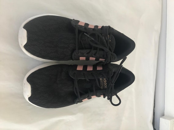 Adidas womens sz 7.5 sneakers black pink
