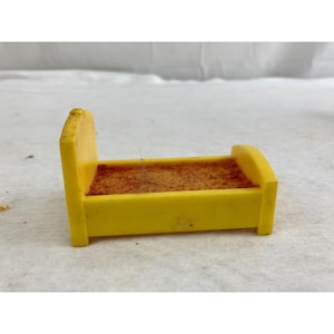 AS IS Vintage fisher price little people bed play piece furniture