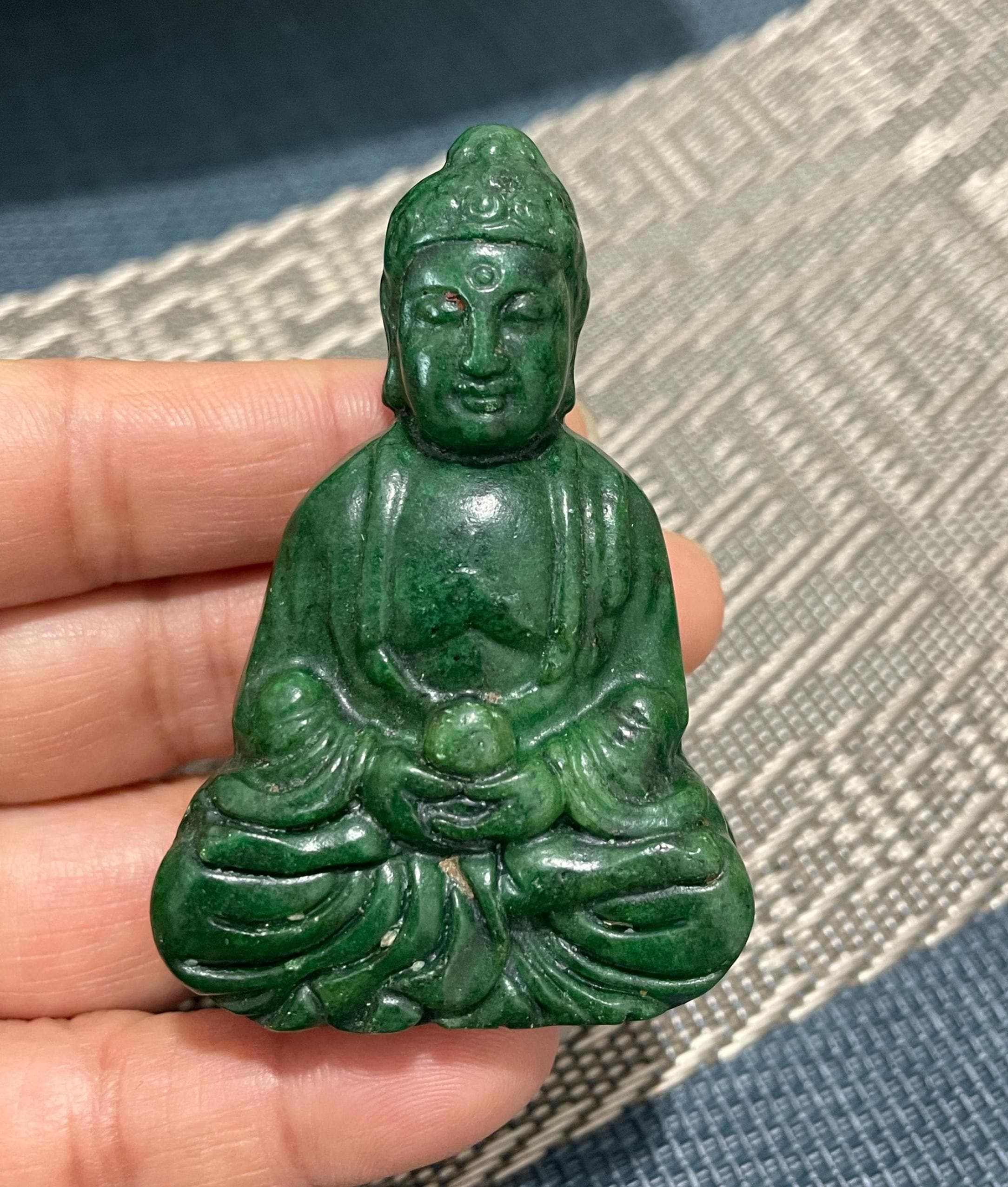 天然の緑色の翡翠の観音菩薩ネックレスペンダント、手彫りの幸運の 