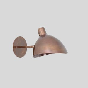 Aplique de pared de latón estilo italiano Sputnik de mediados de siglo - Acabado en latón crudo - Lámparas de dormitorio - Lámparas de tocador - Luminaria