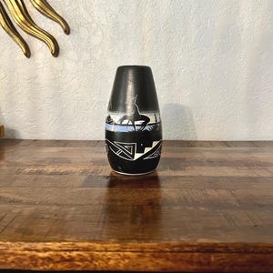 Vintage Native American Pottery Bud Vase, Artist Signed, Hand-Painted & Carved, Lightning Mountain Motif