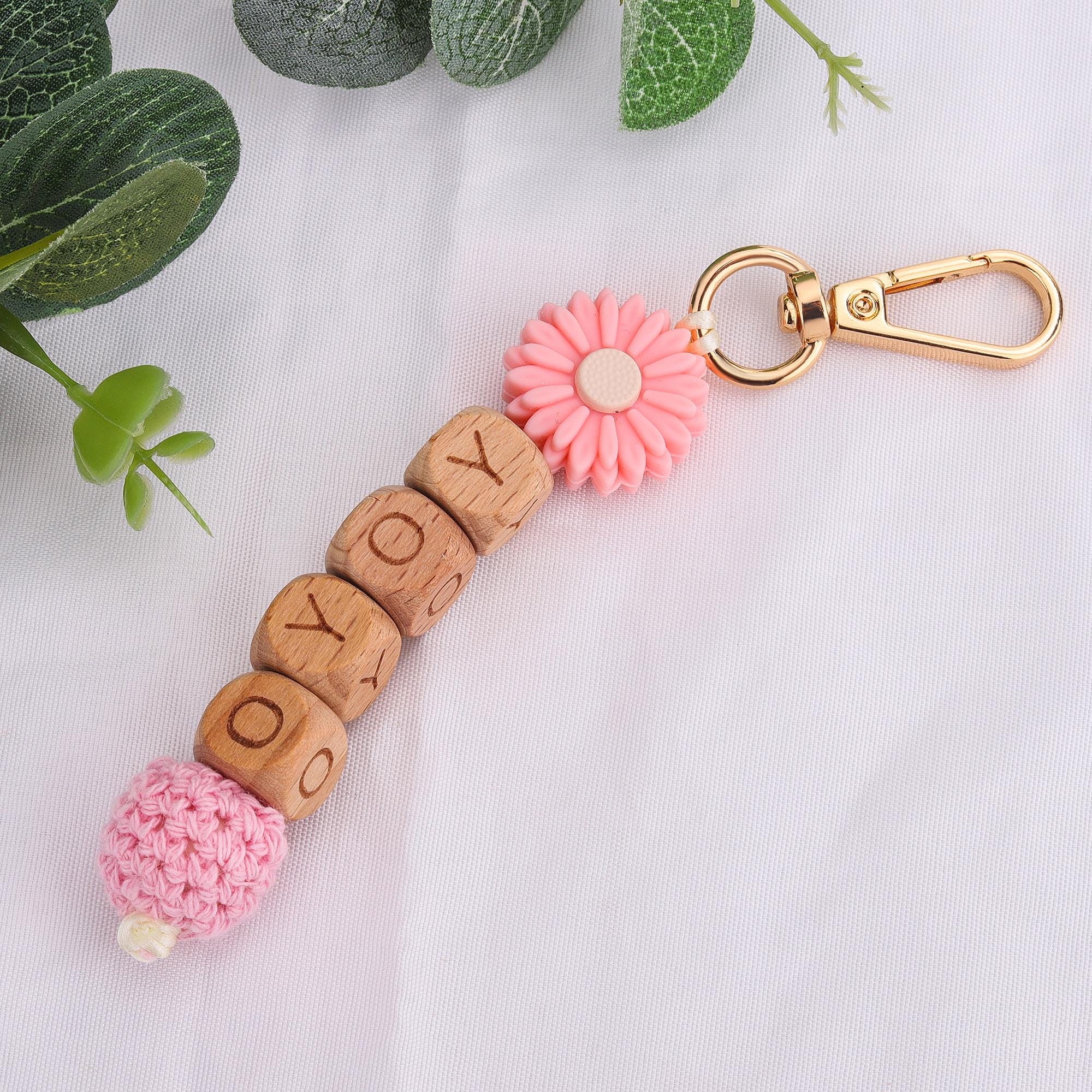 Personalized Daisy Beaded Keyring: Custom Name Floral Keychain - Etsy