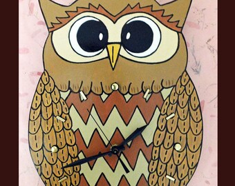 Reloj de pared Brown Owl, hecho a mano, diseño de quemaduras de madera, regalo único, colgante de pared, decoración del hogar