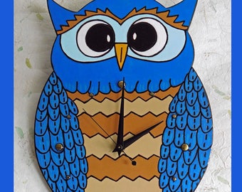 Blue Owl Wall Clock, Handmade, Wood burn design, Unique Gift, Wall Hanging, Home Decor