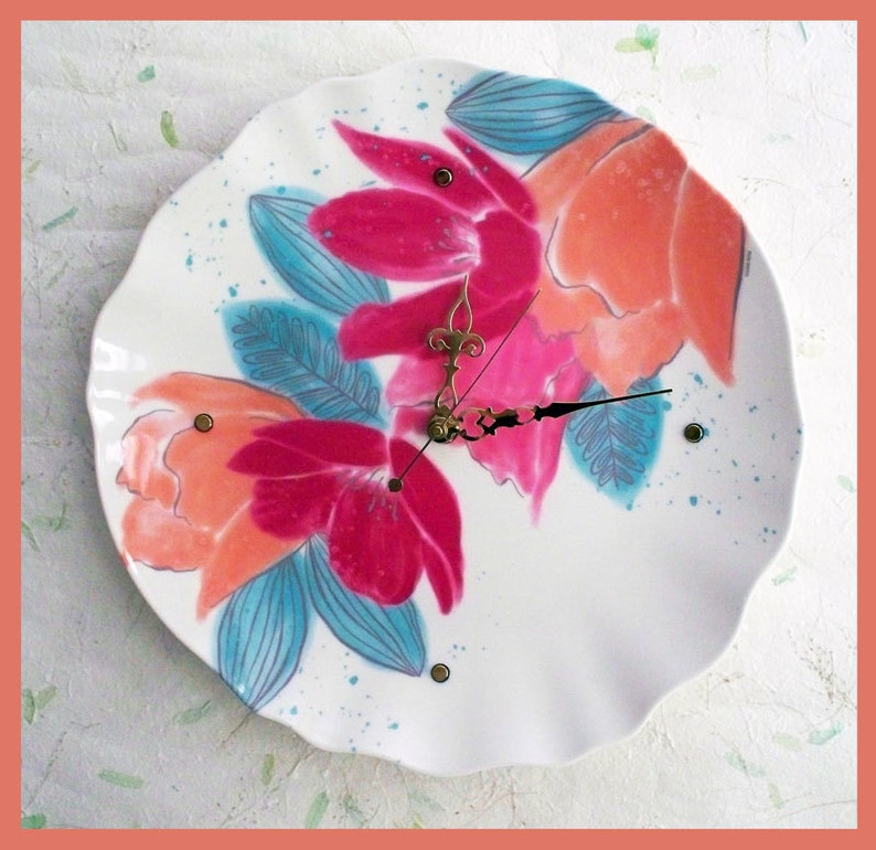 Flower Wall Clock, Melamine Plate, Waved Edge, Quartz Movement, Unique gift image 3