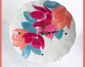 Flower Wall Clock, Melamine Plate, Waved Edge, Quartz Movement, Unique gift