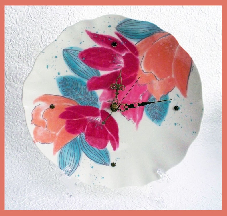 Flower Wall Clock, Melamine Plate, Waved Edge, Quartz Movement, Unique gift image 1