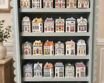 Scalloped Shelf – Lenox Spice Village, Cottage Spice Rack, Collectible Display - Five Shelves - 30 Spice Village Houses