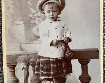 CDV Photo - Sweet and Stylish Little Girl - Old Photo - Antique Photo