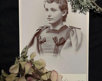 Antique Cabinet Photo - Young Woman of Lebanon New Hampshire - Vintage Photo