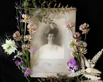 Elegant Woman of Vienna - Antique Photo - Cabinet Photo - Wien - 1908