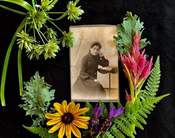 CDV Photo - Antique Photo - French Photo - Girl with Book - Vintage Photo