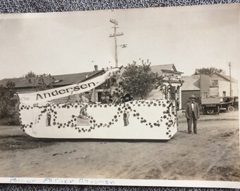 Antique  Photo - Andersen Parade Float - Vernacular Photo - Old Photo - Vintage Auto - 1920's