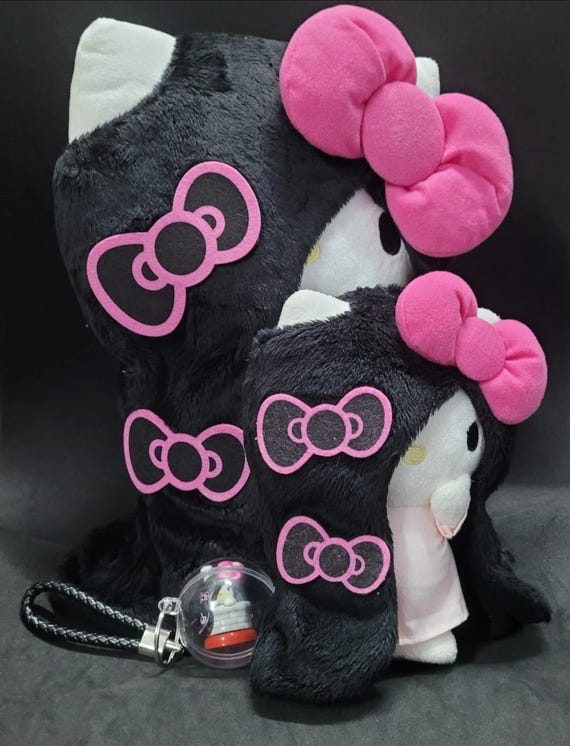 Hello Kitty X Sadako the Ring Halloween 12