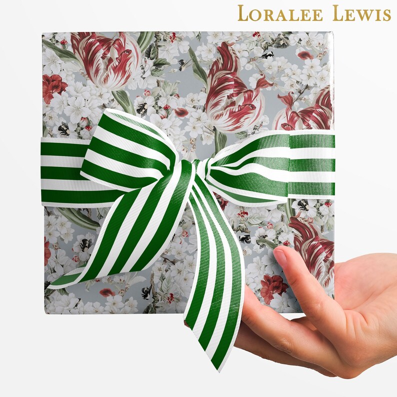 Gift Wrap . Grand Tulip Perfection by Loralee Lewis Bild 1