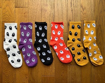 Cute Ghost Socks – Spooky Novelty Autumn Socks for Women & Men