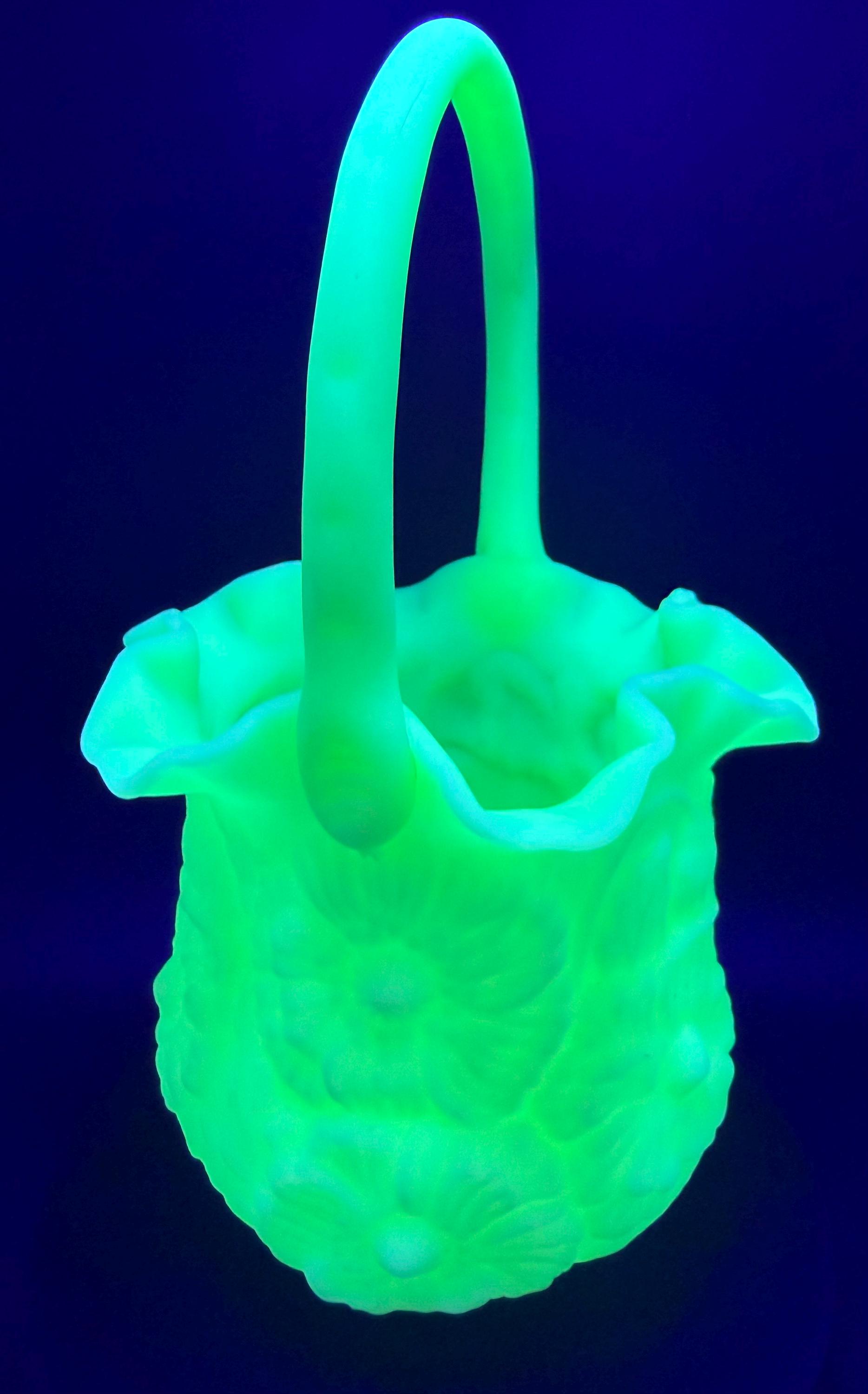Fenton glass basket - Etsy 日本
