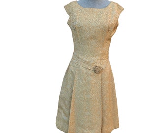 Francis Gale Gold Metallic Brokat Kleid Asymmetrische Taille Detail Vintage 1960er Jahre