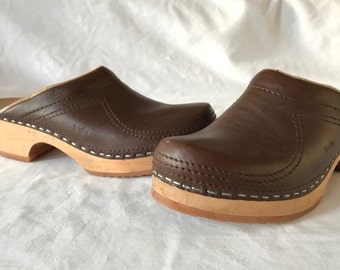 retro clogs