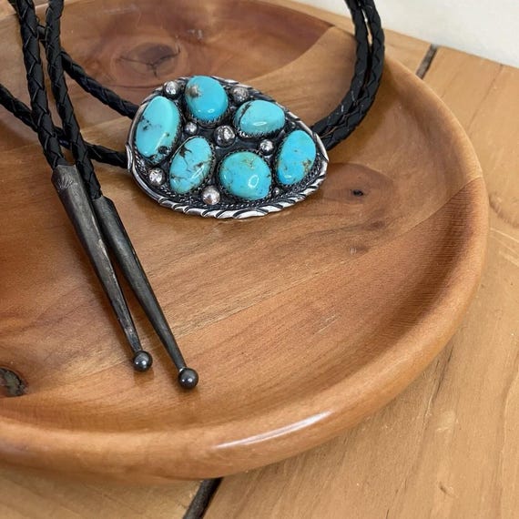 Navajo Turquoise Cluster Bolo Tie Leather Cord Vintag… - Gem
