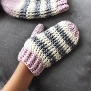 CROCHET PATTERN, The Devin Crochet Mitten Pattern, Crochet Mitten Pattern, Easy Mitten Pattern, Crochet Mittens, Crochet Pattern, Patterns image 2