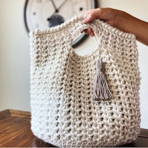 CROCHET PATTERN, The Sutton Crochet Bag in 2 Sizes, Youtube tutorial included for making the top trim, Crochet Bag Pattern, Crochet Pattern