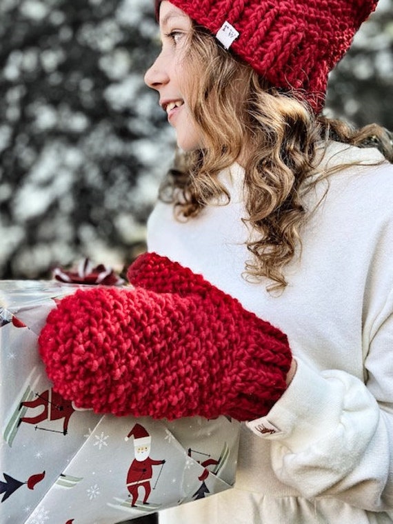 Crochet Mittens, Gloves, and Mitts, Oh My!, Featured Crochet Articles