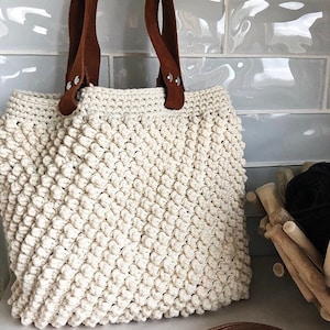 Crochet Bag Pattern, The Savannah Summer Tote in 2 Sizes, Crochet Handbag Pattern, Beach Bag Pattern, Crochet Purse Pattern