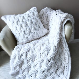 Chunky Braided Cabled Blanket Crochet Pattern – IKCrochet