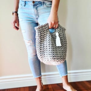 CROCHET PATTERN, The Sutton Crochet Bag in 2 Sizes, Youtube tutorial included for making the top trim, Crochet Bag Pattern, Crochet Pattern image 4