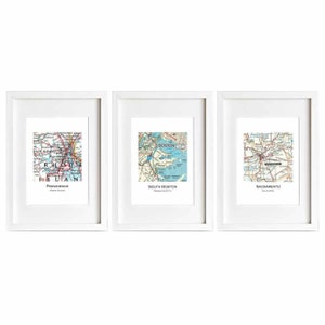 Juego de tres láminas artísticas de mapas cuadrados personalizados. Solo láminas. Sin marco. Elige 3 ciudades del mundo. Texto personalizado. Regalo de inauguración.