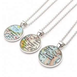 Personalisierte Vintage-Karten-Halskette: Wählen Sie Ihren Ort, handgefertigter Reiseschmuck nach Maß