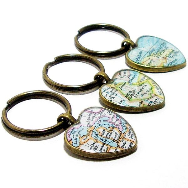 CUSTOM Heart Vintage Map Keychain. You Select Location. Anywhere In The World. One Map Keyring. Personalized Keychain. City Keychain.