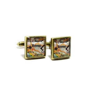 Gemelos cuadrados con mapa. Un par. Seleccione dos ciudades del mundo. Gemelos cuadrados para viajes. Gemelos para bodas. Gemelos del mundo. Regalo para hombres.