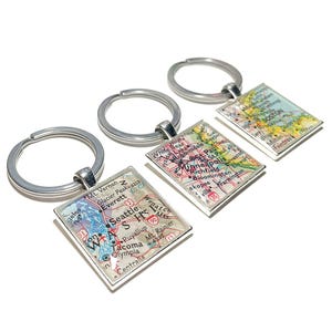 Gepersonaliseerde vintage kaart sleutelhanger, kies stad, staat of land, één sleutelhanger, gepersonaliseerde cadeaus voor hem, cadeau voor haar, afscheidscadeau