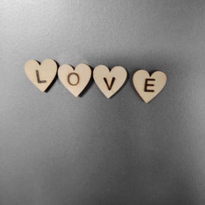 Imanes de madera con forma de corazón de AMOR – Mini juego de imanes rústicos para nevera – Regalo de San Valentín hecho a mano, decoración de cocina, recuerdo de boda