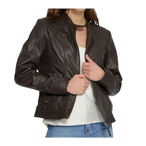 Chaqueta de motociclista de cuero marrón para mujer, hecha a mano, estilo moto vintage, con cremallera suave (talla 39). Un regalo para ella.