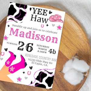 Modèle modifiable d'invitation d'anniversaire de cow-girl spatiale, invitation de fête de cow-girl rose Yee Haw, invitation d'anniversaire western disco de cow-girl, carte modifiable