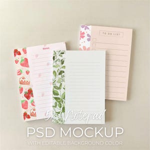 Maqueta de bloc de notas de 5x7, maqueta de 3 blocs de papel, plantilla de colección de papelería, presentación de planificador vertical (objeto inteligente PSD)