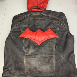 Red Hood Leather Jacket Arkham City Cosplay – Jason Todd Biker Hooded Jacket – Gaming Costume, Halloween Outfit, Gift for Gamers
