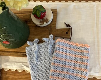 Crochet kindle sleeve